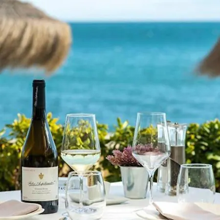 Mijas Costa - Beachside Apartment-b *
