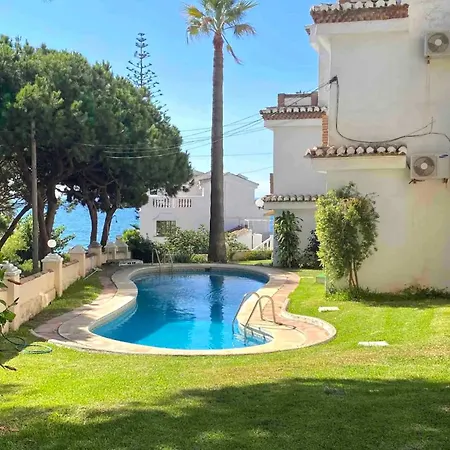 Mijas Costa - Beachside Apartment-b