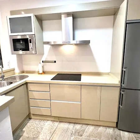 Mijas Costa - Beachside Apartment-b *